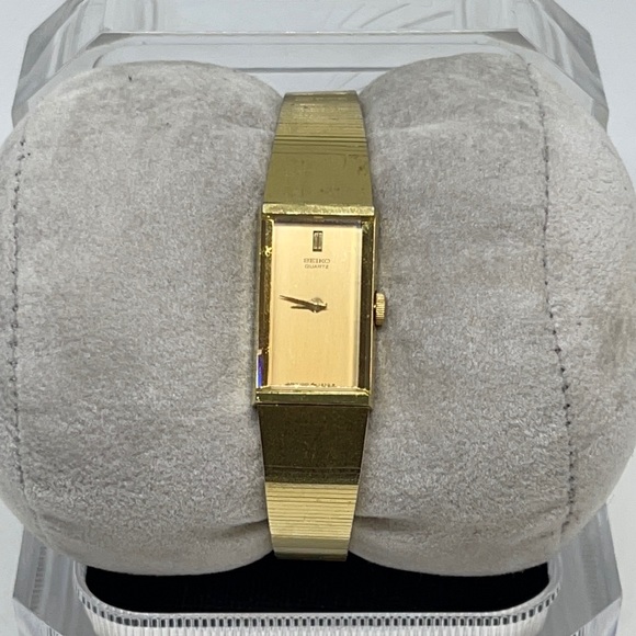 Seiko Accessories - Vintage Seiko Quartz Women’s Thin Dress Wristwatch